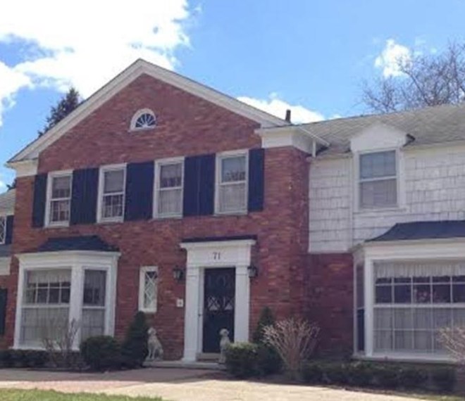 homes.statue (697x602)